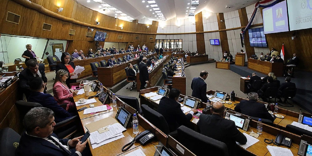 SESIÓN DE DIPUTADOS SIN CUÓRUM TRAS RETIRADA DE OPOSITORES Y COLORADOS DE FUERZA REPUBLICANA