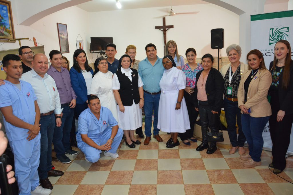 EBY ENTREGÓ EQUIPOS MÉDICOS, INSUMOS Y MEDICAMENTOS AL HOGAR SANTA MARÍA 