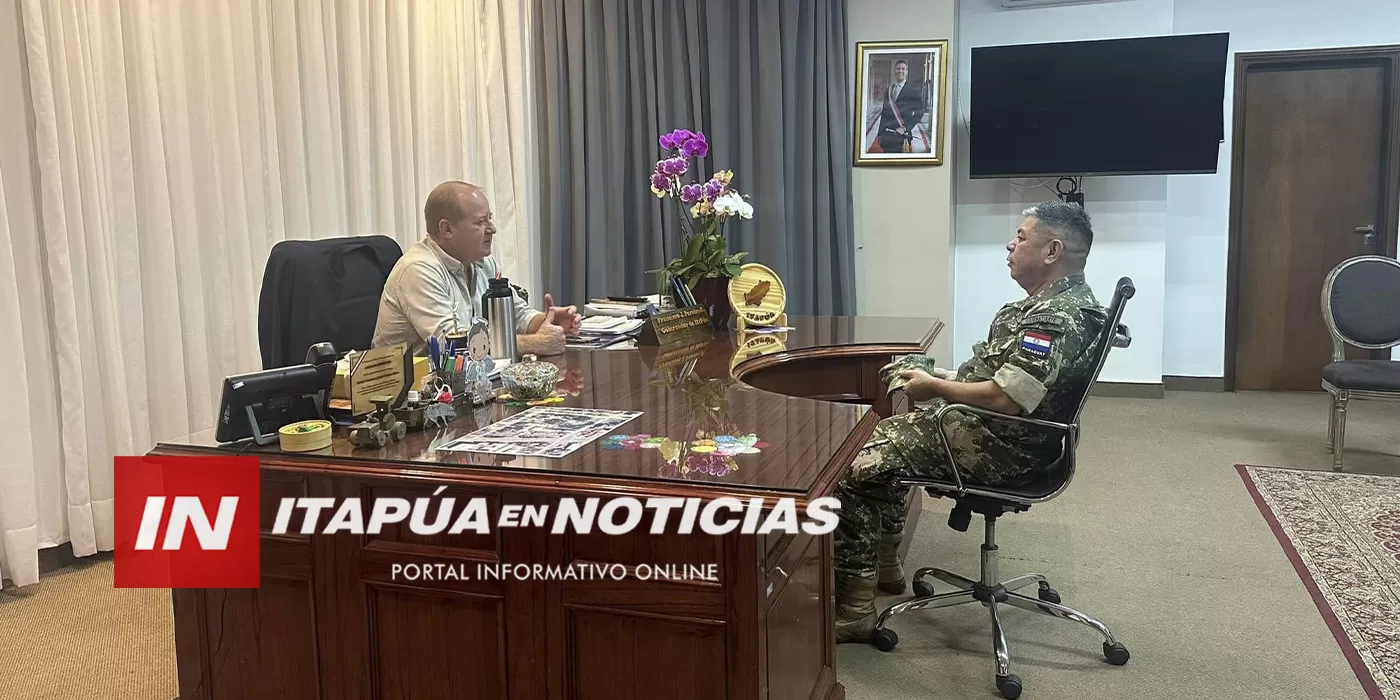 GOBERNADOR DE ITAPÚA RECIBIÓ AL NUEVO COMANDANTE DEL ÁREA NAVAL