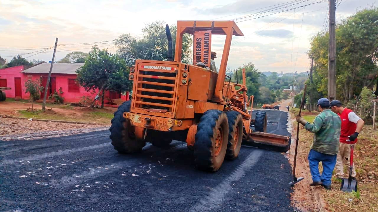 OBRAS VIALES MEJORAN LA MOVILIDAD URBANA EN ITAPÚA