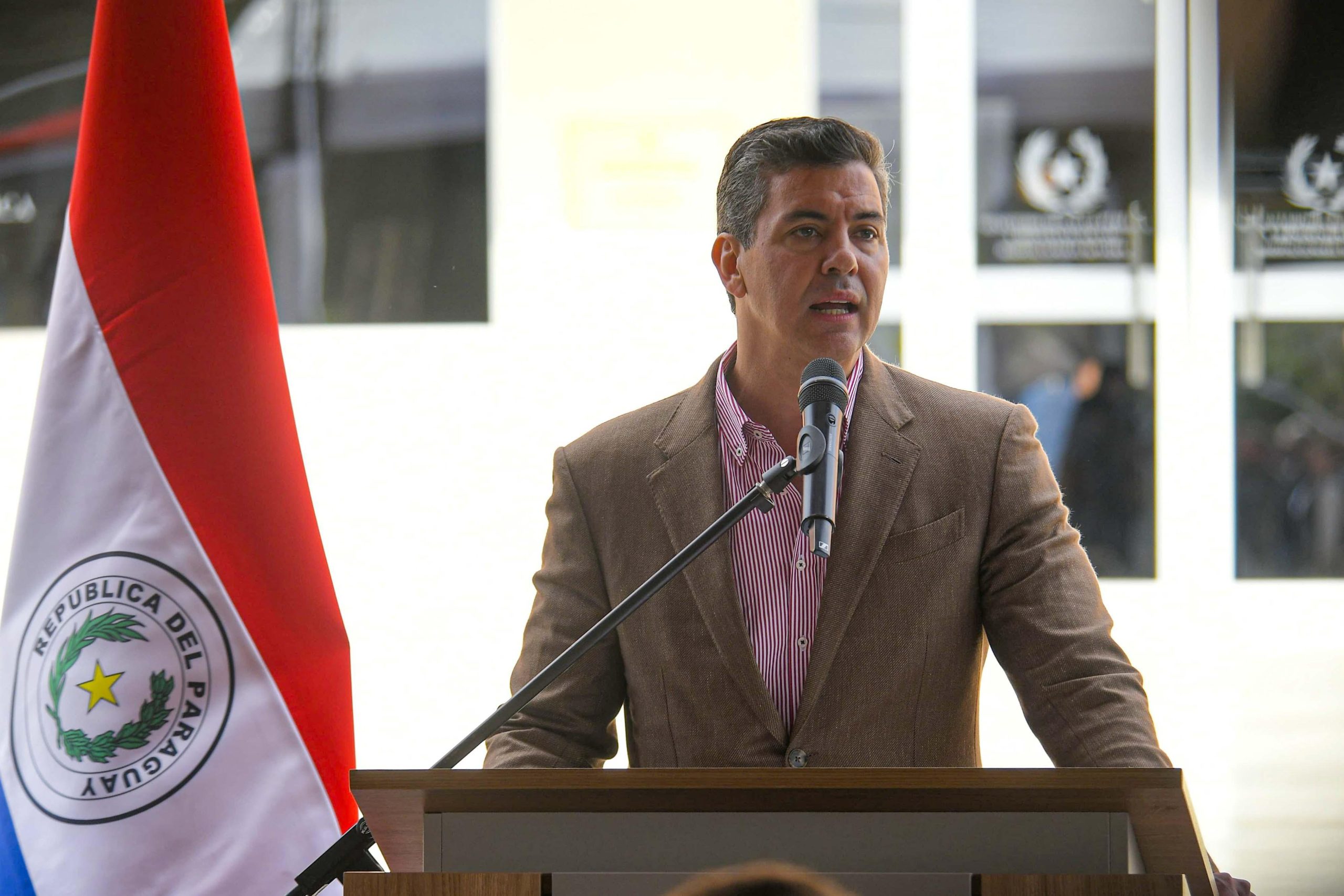 SANTIAGO PEÑA CELEBRA CONECTIVIDAD INTERNACIONAL DEL AEROPUERTO DE ENCARNACIÓN