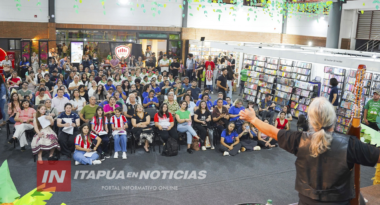 DOCENTES DE ITAPÚA PARTICIPAN DE JORNADA DE FORMACIÓN EN LA UNAE