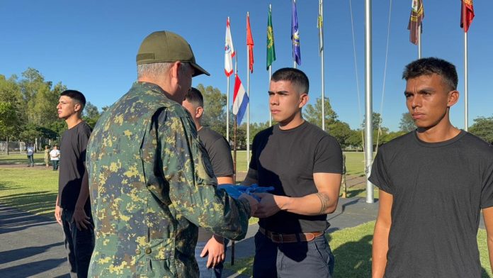 FUERZAS ARMADAS RECIBEN A 3.000 POSTULANTES AL CIMEFOR EN TODO EL PAÍS