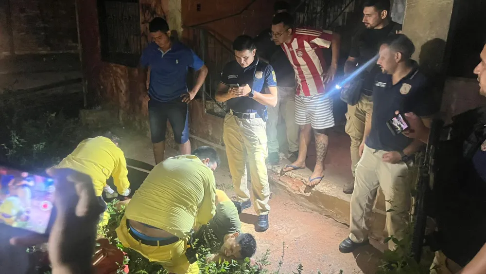 HOMBRE MATÓ A SU EXPAREJA Y A SU HIJASTRA, TAMBIÉN APUÑALÓ A SU HIJO