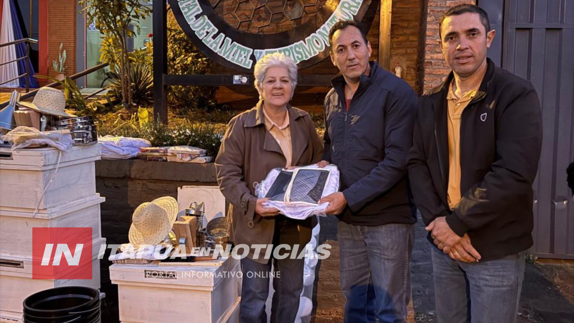 IMPULSAN LA PRODUCCIÓN APÍCOLA EN ITAPÚA CON ENTREGA DE INSUMOS A 163 FAMILIAS