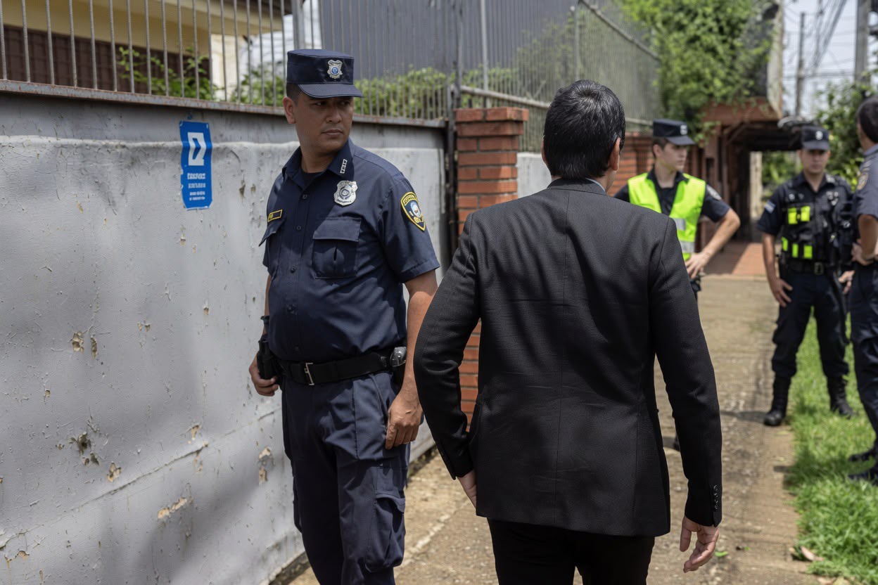 TRIBUNAL DE APELACIÓN ANULA CONDENA Y SOBRESEE A MÉDICO ACUSADO DE VIOLENCIA EN ENCARNACIÓN